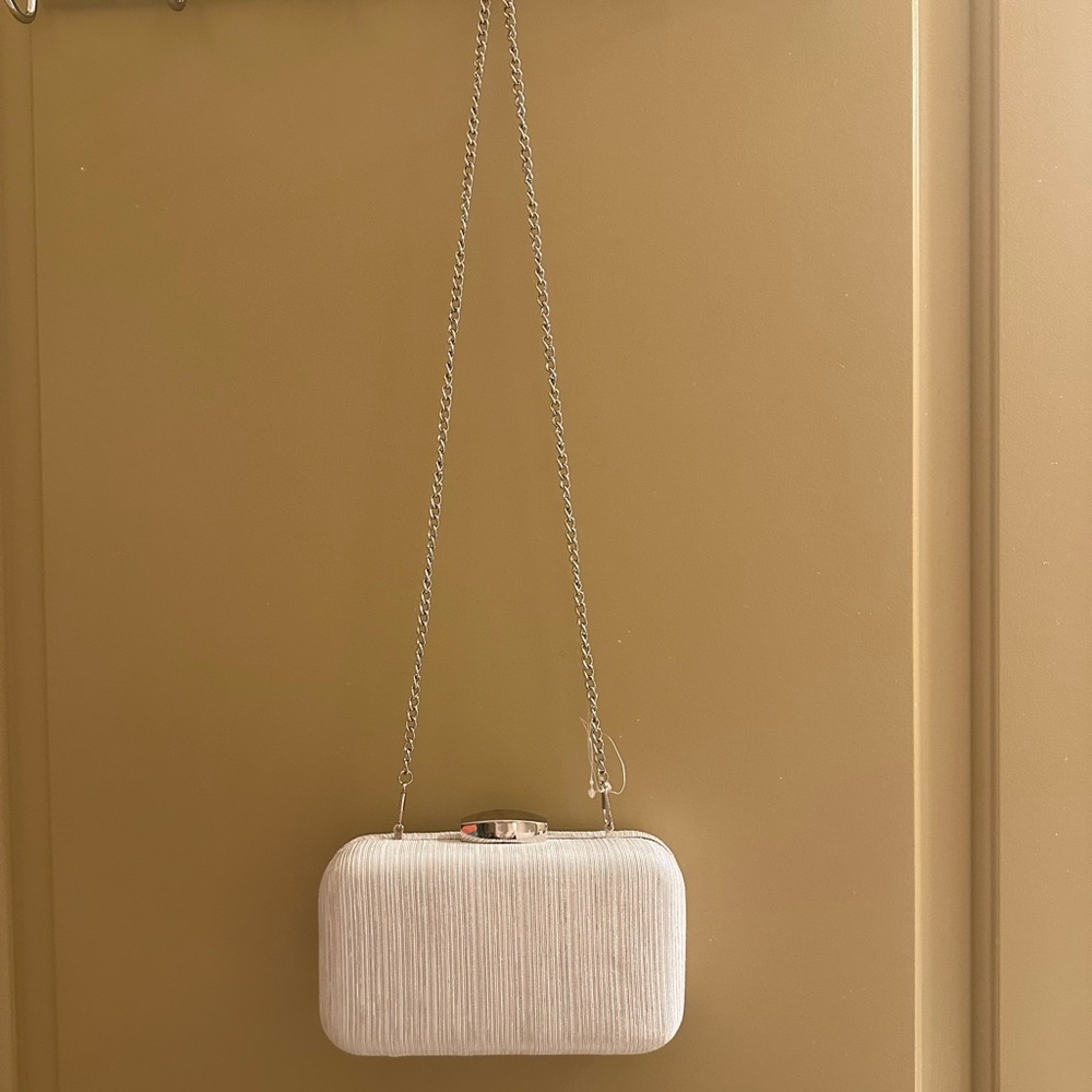 Adorable and classy Nina clutch!